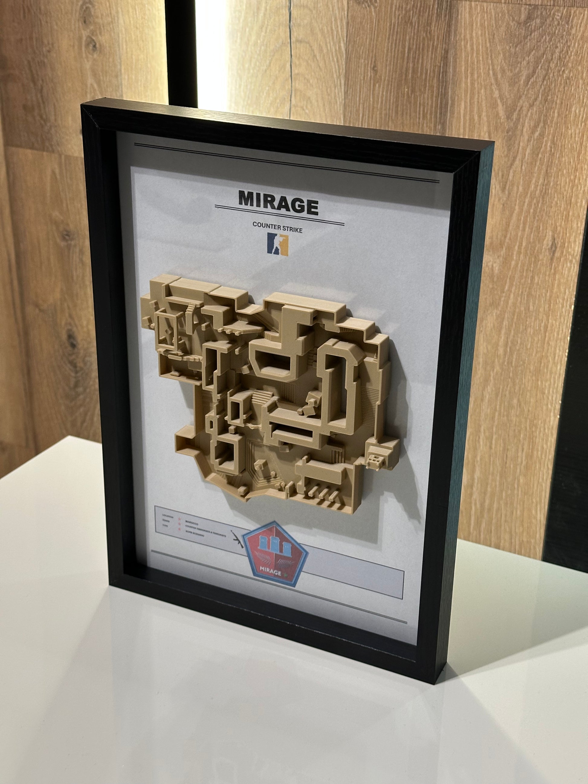 Mirage – Trójwymiarowa mapa Counter‑Strike w ramie Czarny - DropMarket